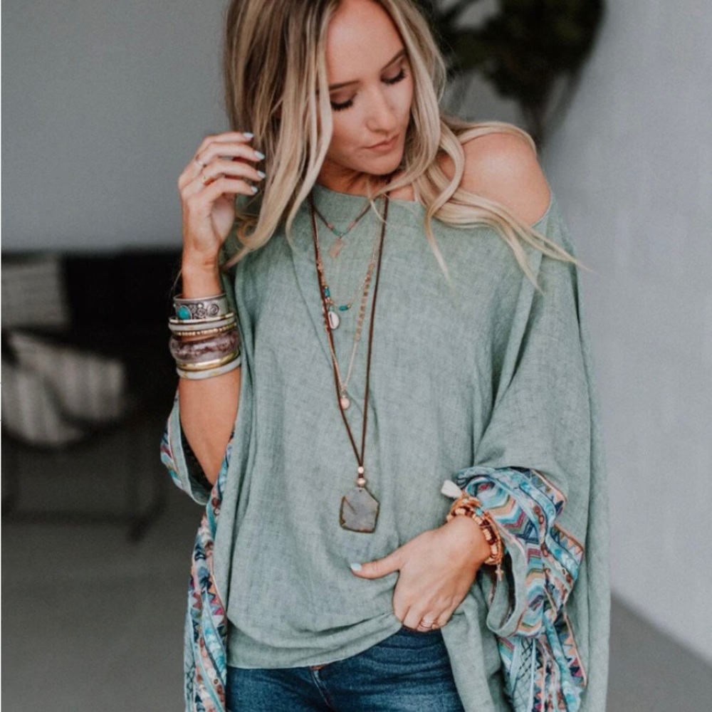 Fallen embroidered sleeve poncho